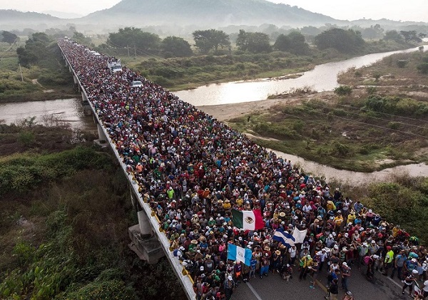 Honduran Caravan crossing Arriaga Bridge, Mexico Honduran Caravan crossing Arriaga Bridge, Mexico